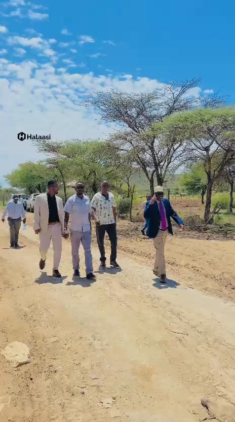 Daawo Gudoomiyaha Gobolka Awdal mudane C/Rashiid Xasan Mataan Iyo Duqa Degmada Boorama oo ay weheliyaan gudida dhismaha jidka Boorama iyo Degmada Harowo ee DDSI ayaa si wadajir...