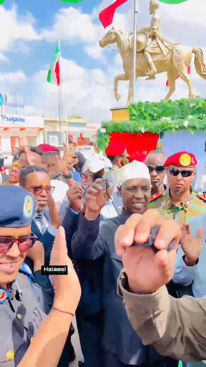 Daawo Gudoomiyaha Gobolka Awdal Mudane C/Rashiid Xasan Mataan Ayaa ka qayb galay xadhig ka jarka iyo kormeer uu madaxweyne ku xigeenka S/Land Amb.Maxamed Cali Aw Cabdi ku...